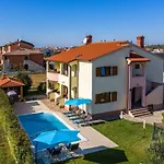 Villa Linden Tree