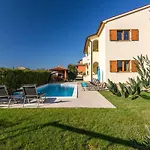Villa Linden Tree